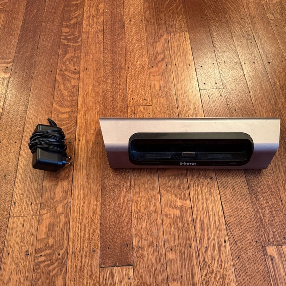iHome iD8 Speaker - Picture 1 of 7